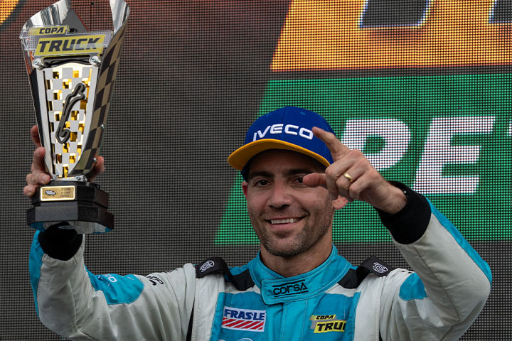 Home 13 iveco usual racing conquista o segundo lugar na etapa de londrina da copa truck com danilo dirani