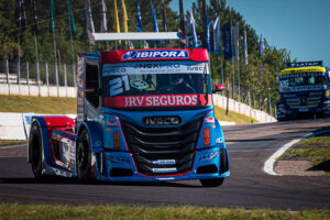 iveco usual racing corre em cascavel credenciada por podios em 100 das etapas de 2025