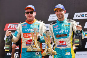danilo dirani e wellington cirino levam iveco usual racing ao podio em londrina