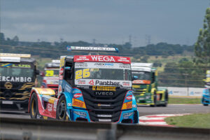 iveco usual racing disputa etapa de santa cruz do sul mirando primeira vitoria na temporada 2026 da copa truck