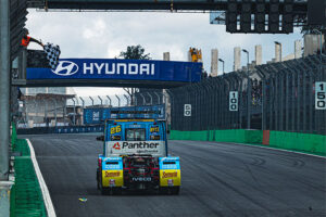News 9 iveco usual racing disputa etapa de cuiaba da copa truck em busca de se aproximar da luta pelo titulo da temporada