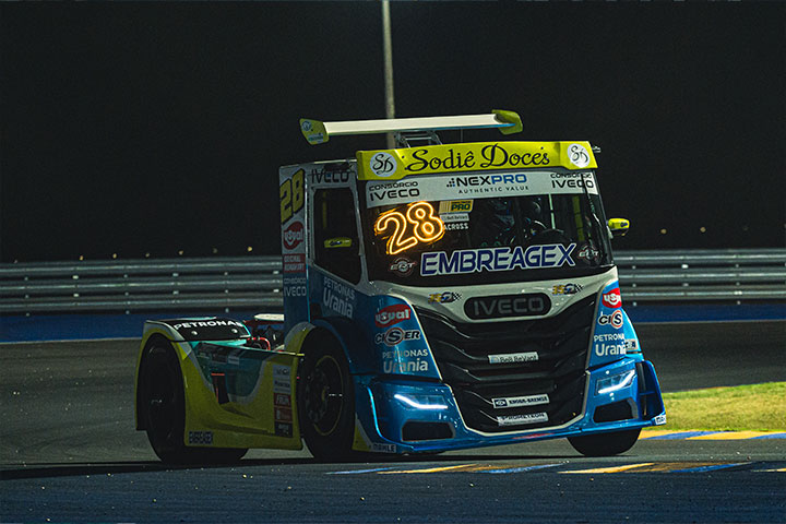iveco usual racing domina primeiro dia de atividades da copa truck em cuiaba e lidera os dois treinos oficiais com raphael abbate e danilo dirani