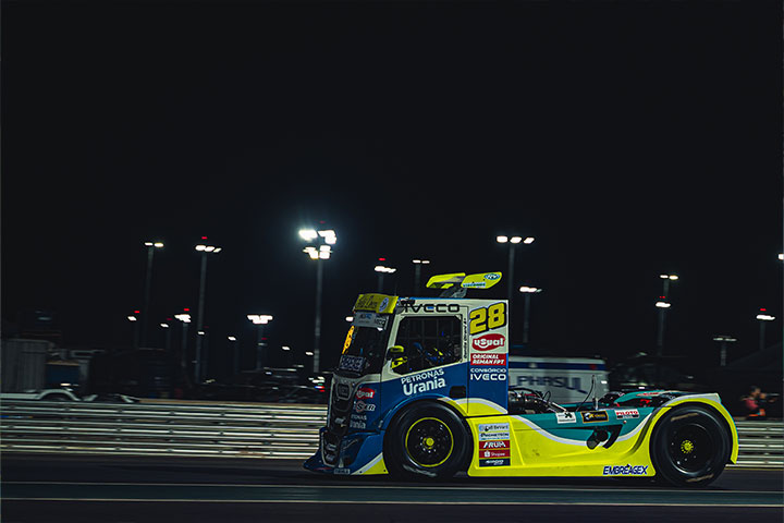 danilo dirani leva iveco usual racing ao primeiro lugar na segunda prova da copa truck em cuiaba