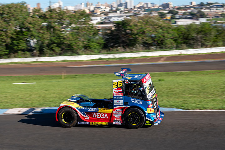 Home 3 iveco usual racing conquista o terceiro lugar no grid da classe pro em londrina com raphael abbate